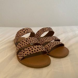 Leopard strapping slides